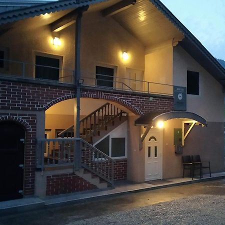 Apartmani Unski Biser ツァジン エクステリア 写真