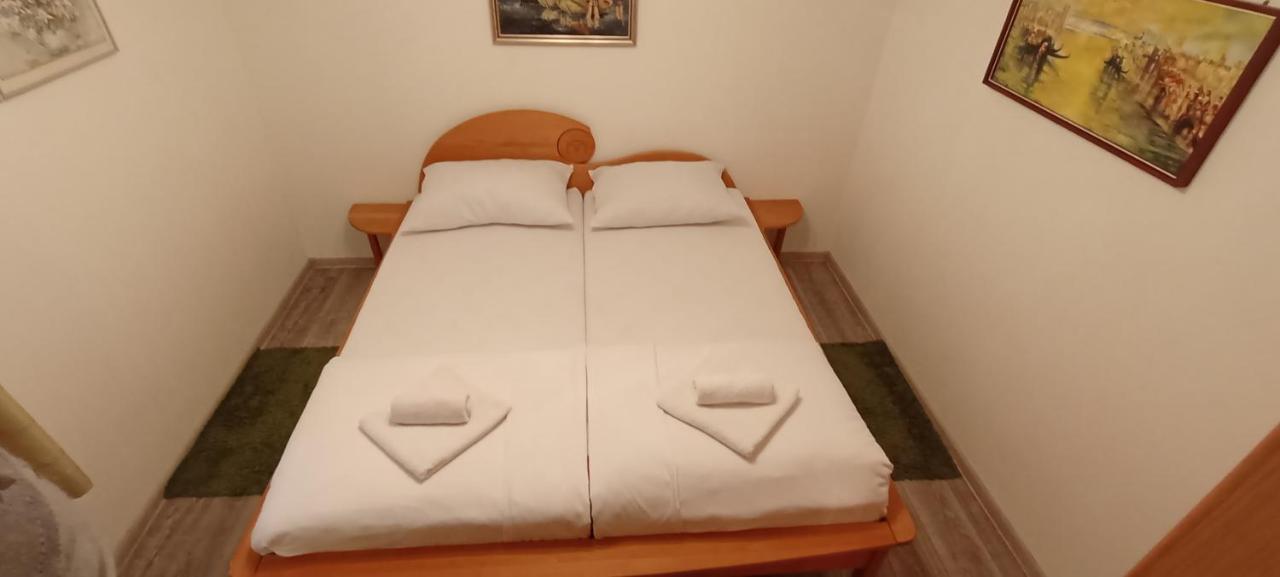 Apartmani Unski Biser ツァジン エクステリア 写真