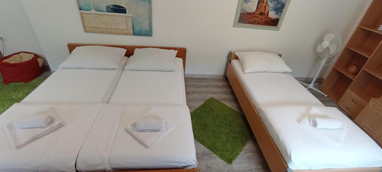 Apartmani Unski Biser ツァジン エクステリア 写真